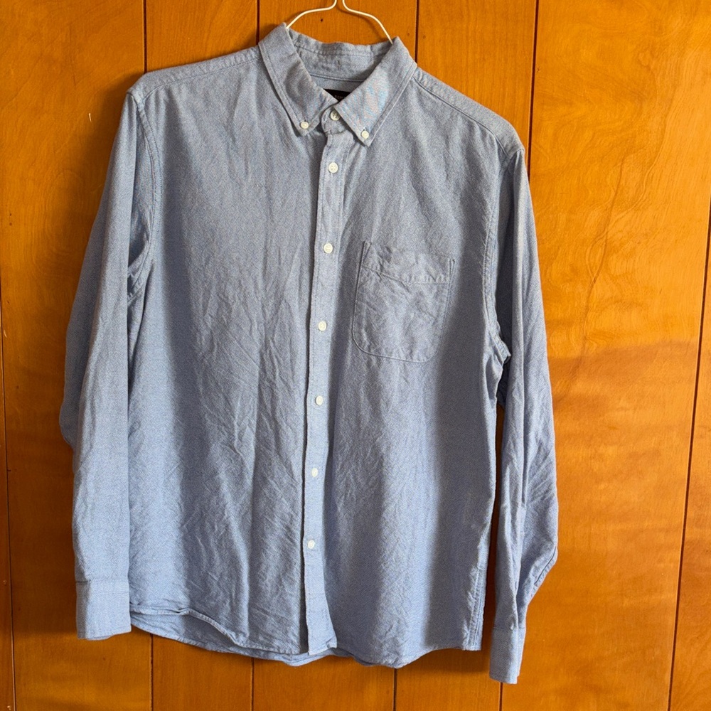Banana Republic Light Blue Casual Button-Down Shirt